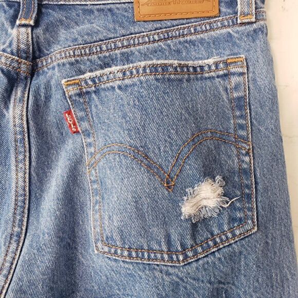 Levis Wedgie Jeans Size 27 100% Cotton Rigid Denim Distressed Medium Blue Wash - Picture 7 of 11